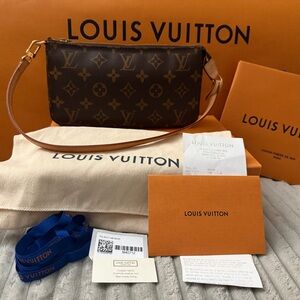 Louis Vuitton Monogram Pochette Accessoires Authentic